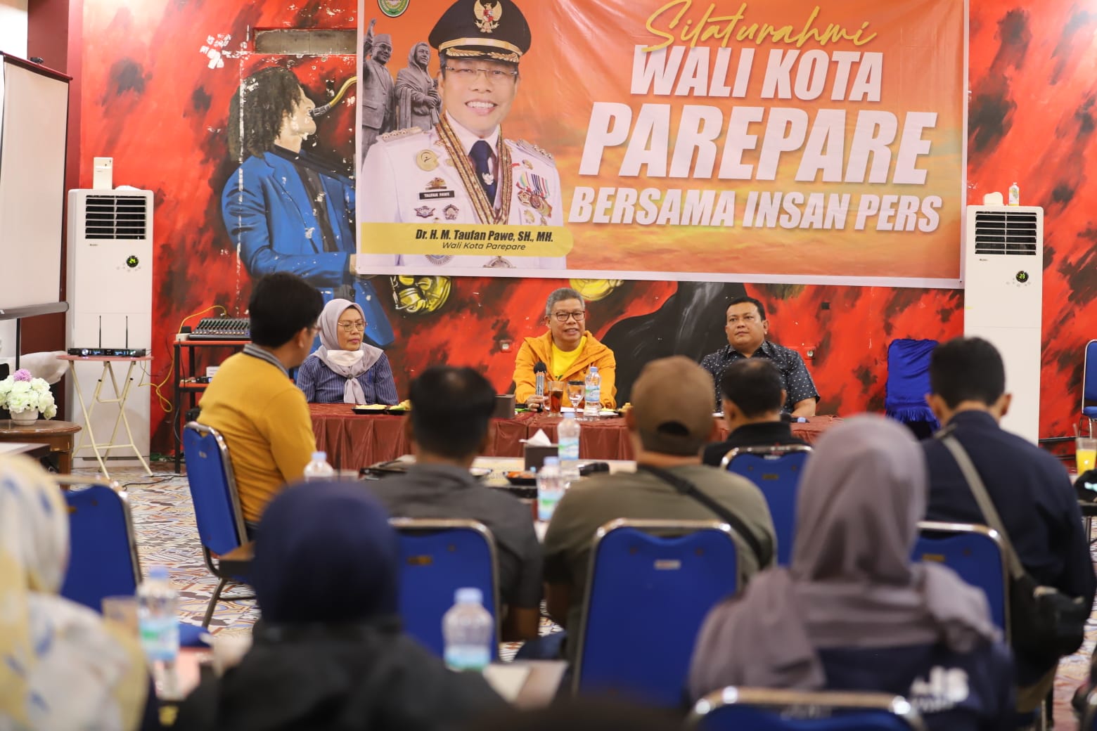 Akhir Tahun 2022 Taufan Pawe Berdialog Bersama Jurnalis, Impikan Menghadirkan Hotel Berbintang di Parepare 